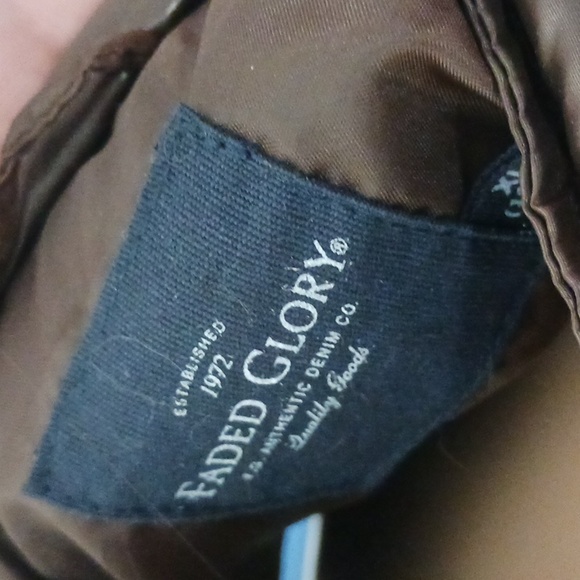 Vest - Picture 5 of 7